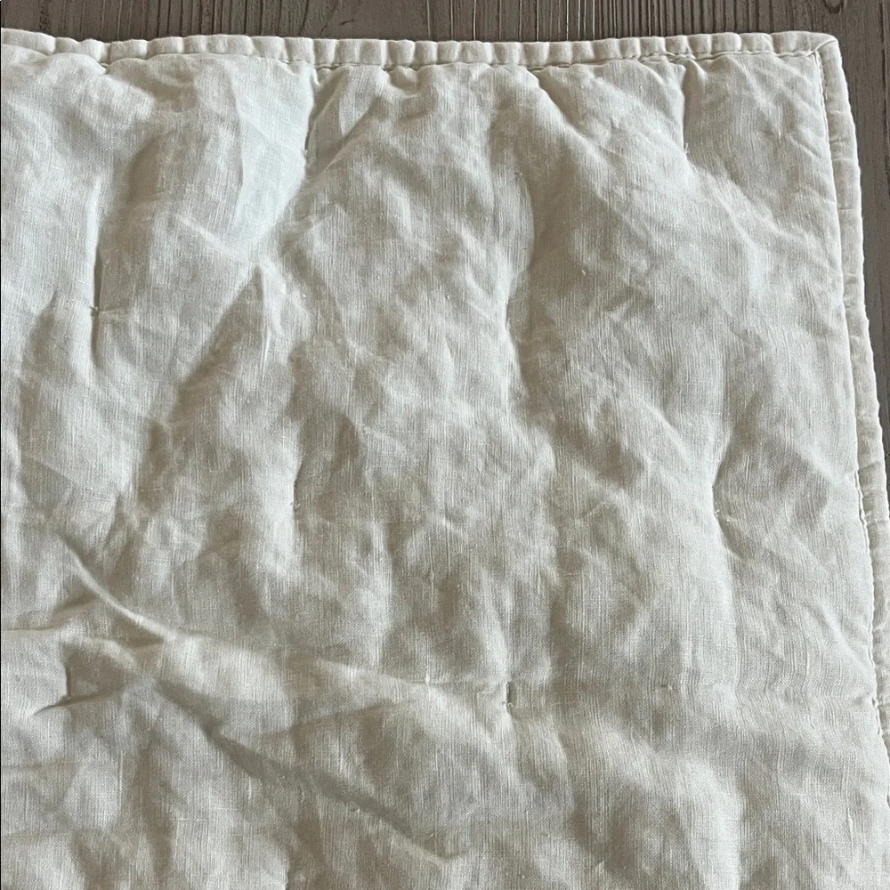 Pottery Barn Belgian flax tufted Quilted sham classic ivory standard size